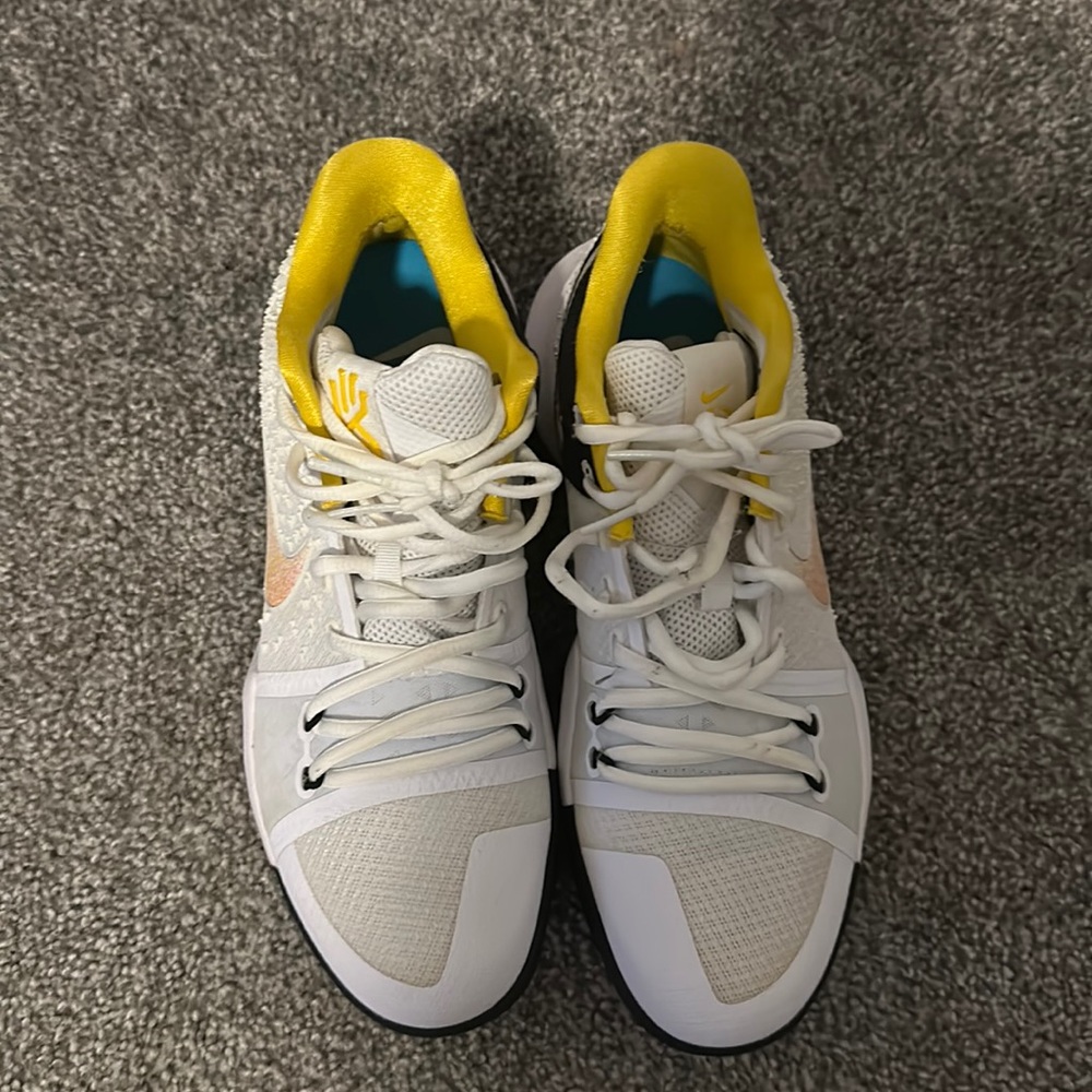 Nike Kyrie 3 N7 Men size 8